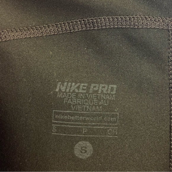 Nike Pro Capris - Picture 4 of 4